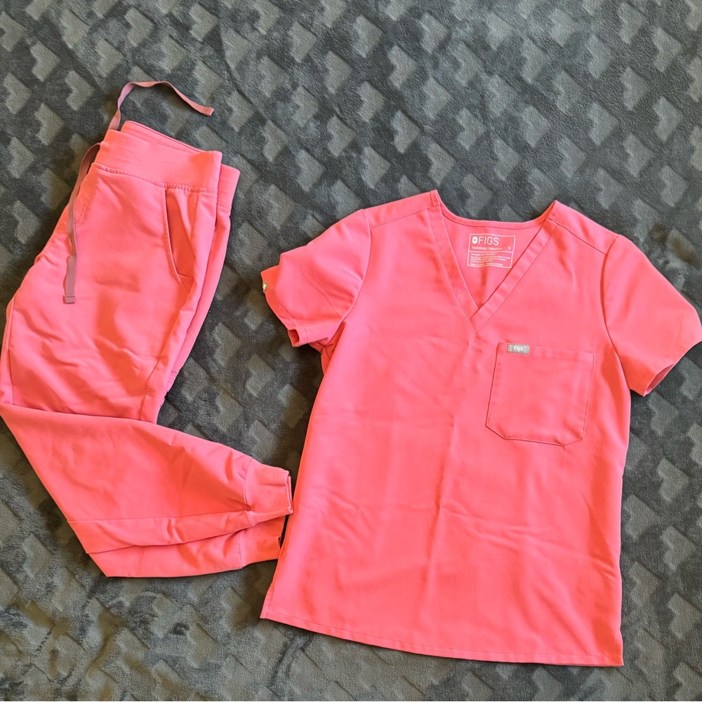 Pink Figs scrub set in size S